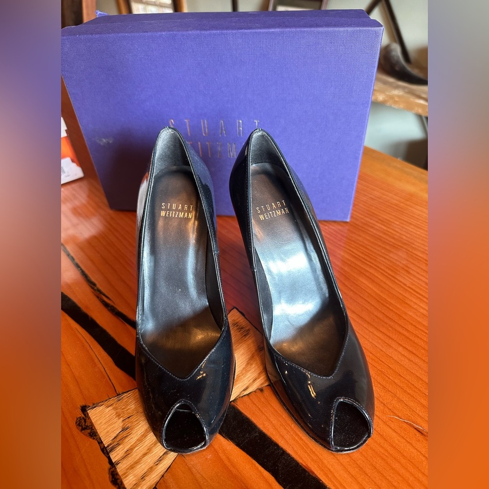Wonderful condition! Patent Leather Stuart Weitzman Vintage Heels